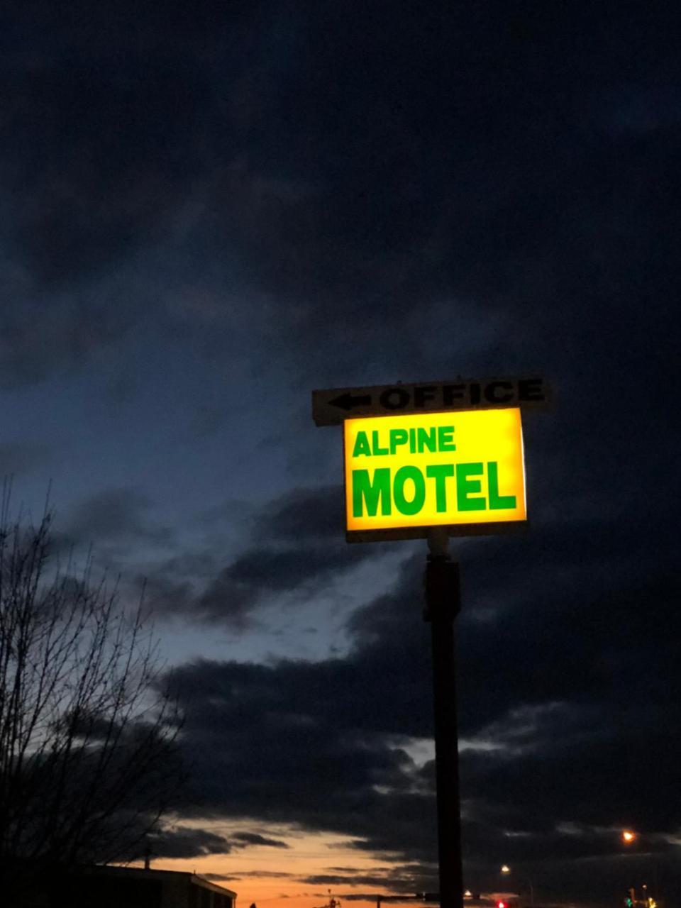 Alpine Motel Rocky Mountain House Exteriör bild