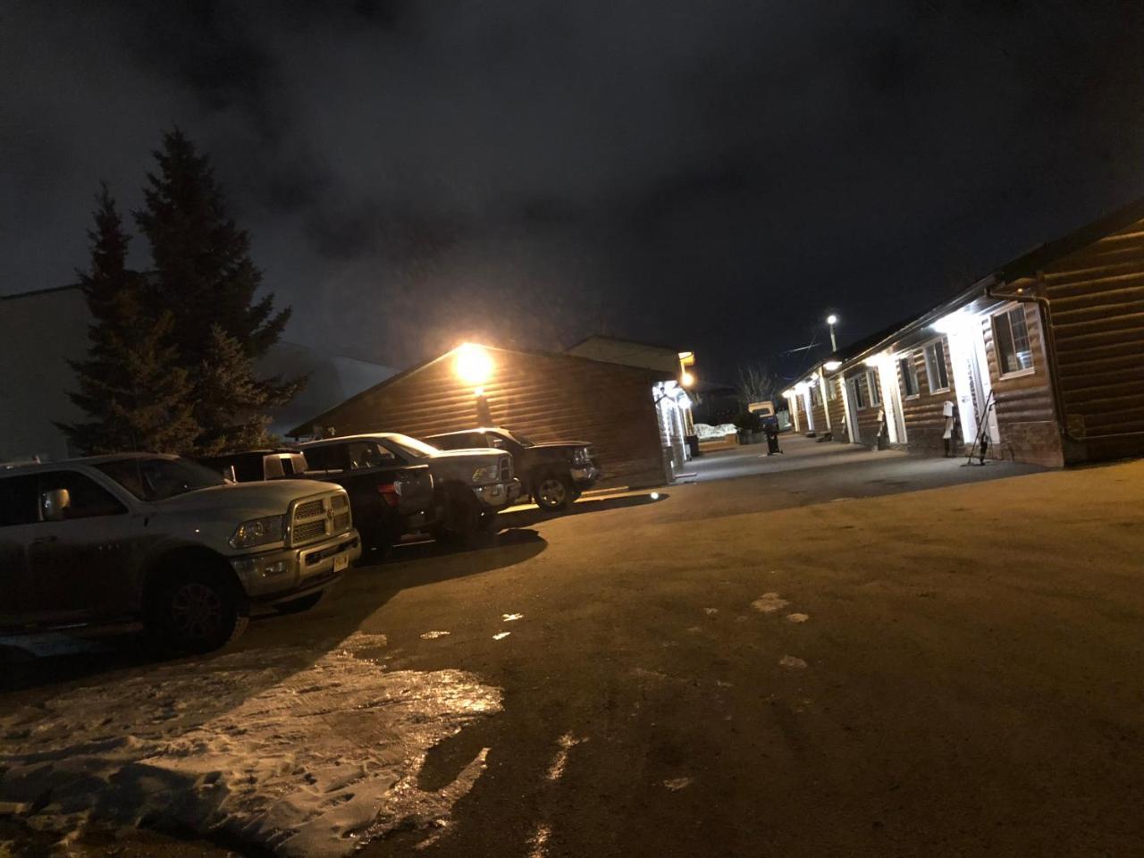 Alpine Motel Rocky Mountain House Exteriör bild